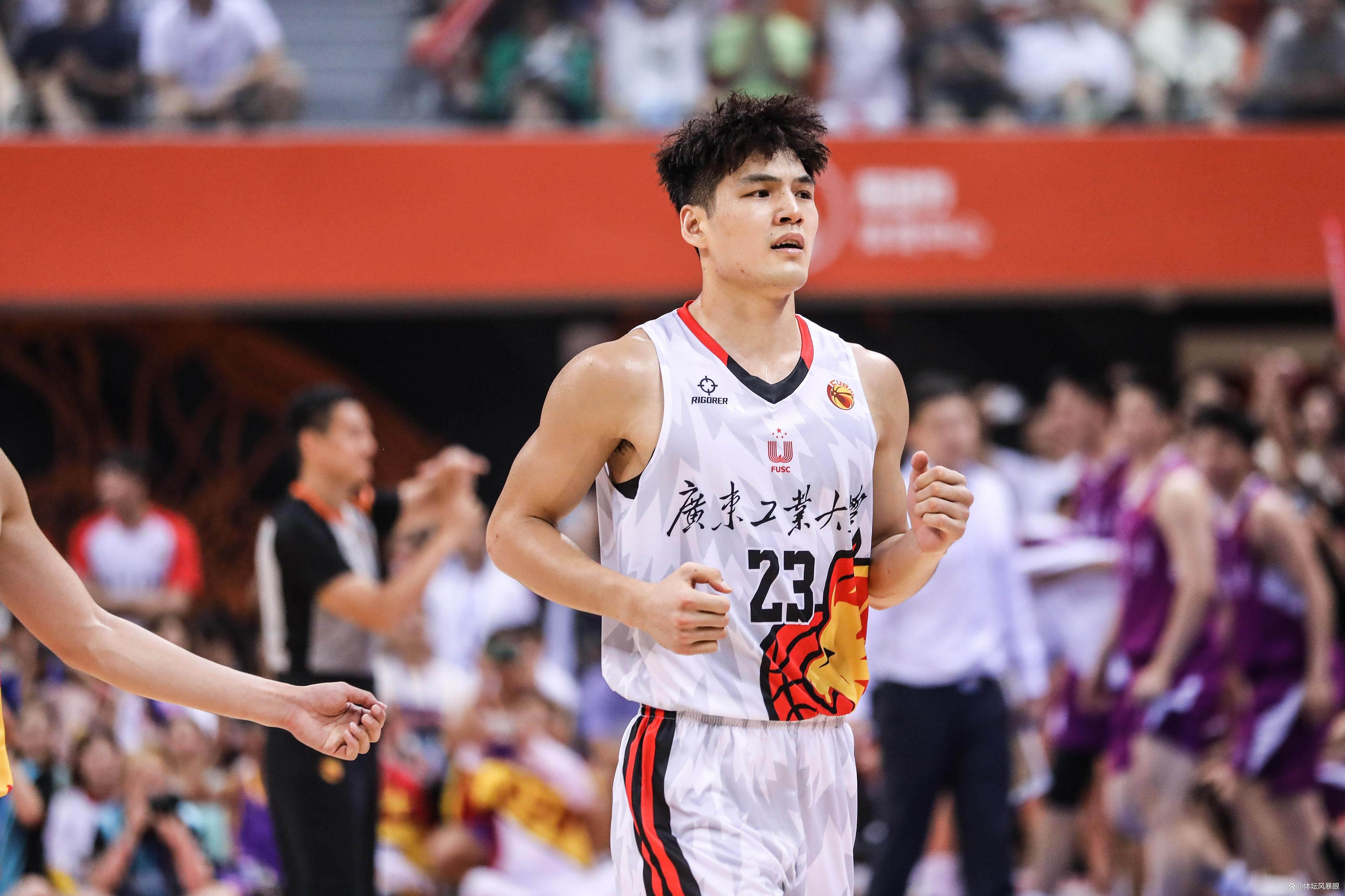 转会期体能课后，尼斯强势反弹备战CBA常规赛，目标明确，训练强度明显提升的简单介绍