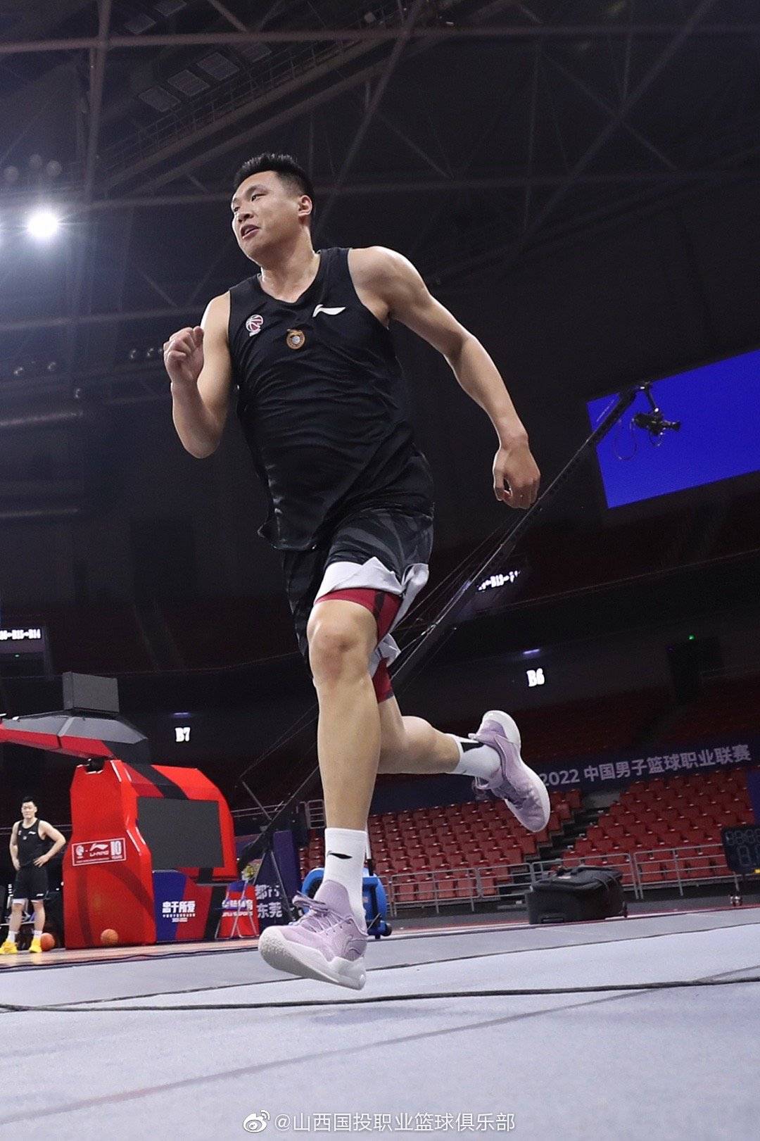 转会期体能课后，尼斯强势反弹备战CBA常规赛，目标明确，训练强度明显提升的简单介绍