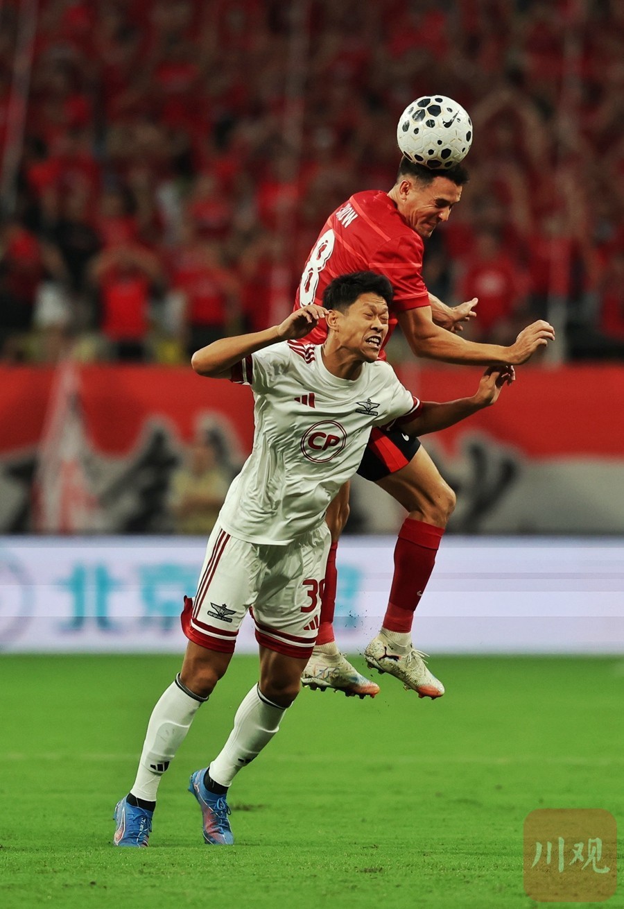 涵盖体育关于赛前突围战来临；成都蓉城围绕足总杯门线救险；球迷炸锅；阵容厚度经受考验的信息