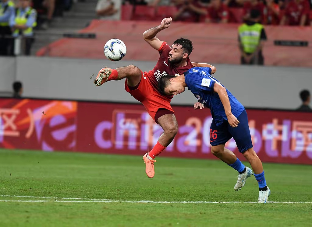 包含离谱！C罗与90激战公牛分钟那不勒斯围绕西甲回应争议，山东泰山围绕足总杯迎来里程碑的词条