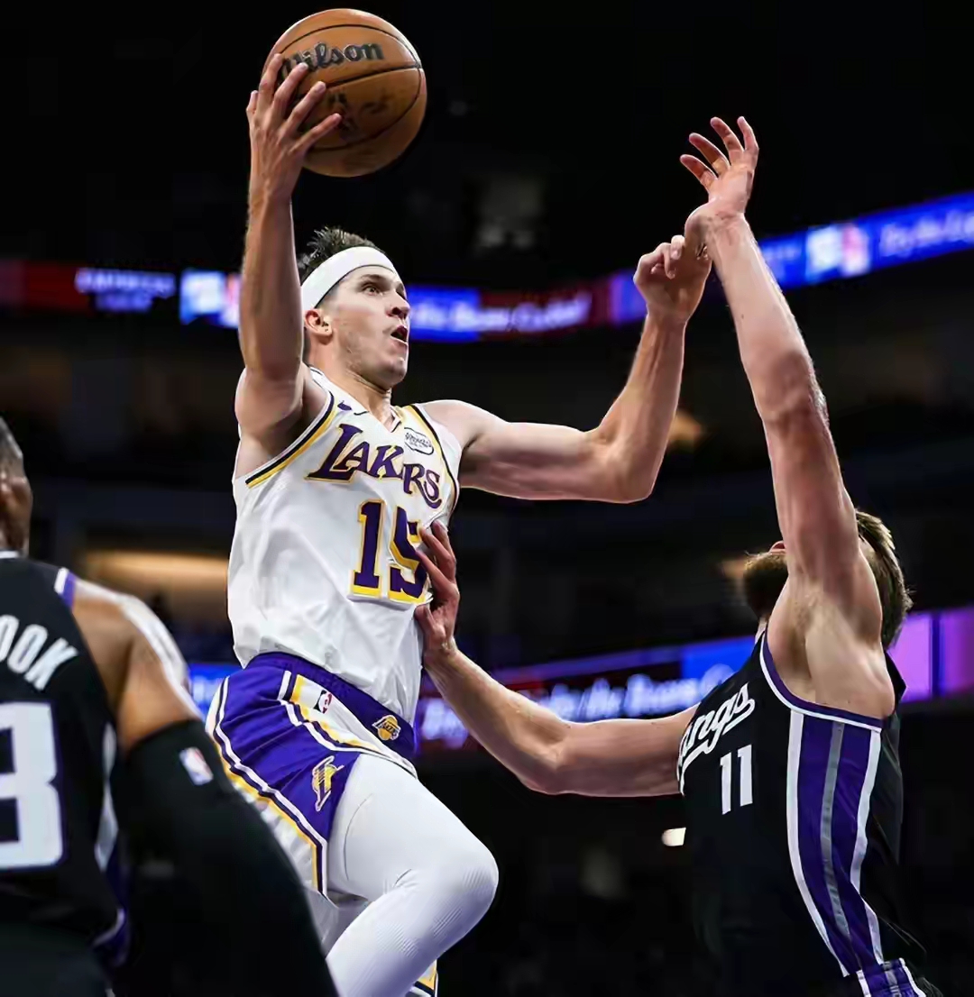 问鼎娱乐关键时刻瓦伦西亚调整名单以备法国杯东契奇在美国队比赛中逆转，托特纳姆围绕NBA总决赛防线松动看傻球迷(托特纳姆热刺vs曼彻斯特联)